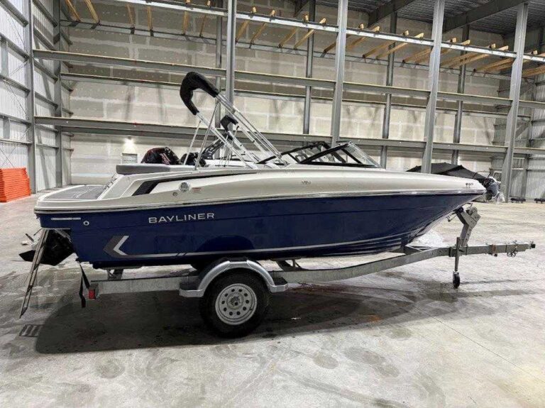 2025 Bayliner VR4 US-BLBX3242D525 [photo 1]